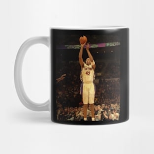 Donyell Marshall - Vintage Design Of Basketball Mug